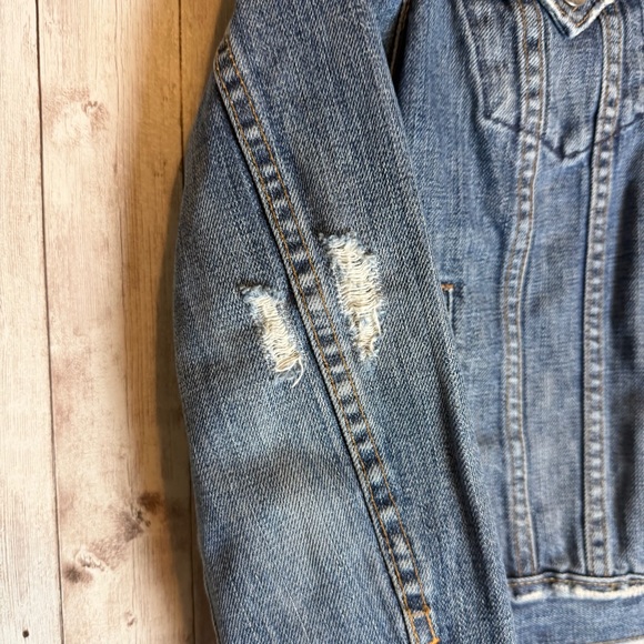 Gap 1969 Medium Wash Distressed Denim Trucker Jacket 2006 - Picture 3 of 8